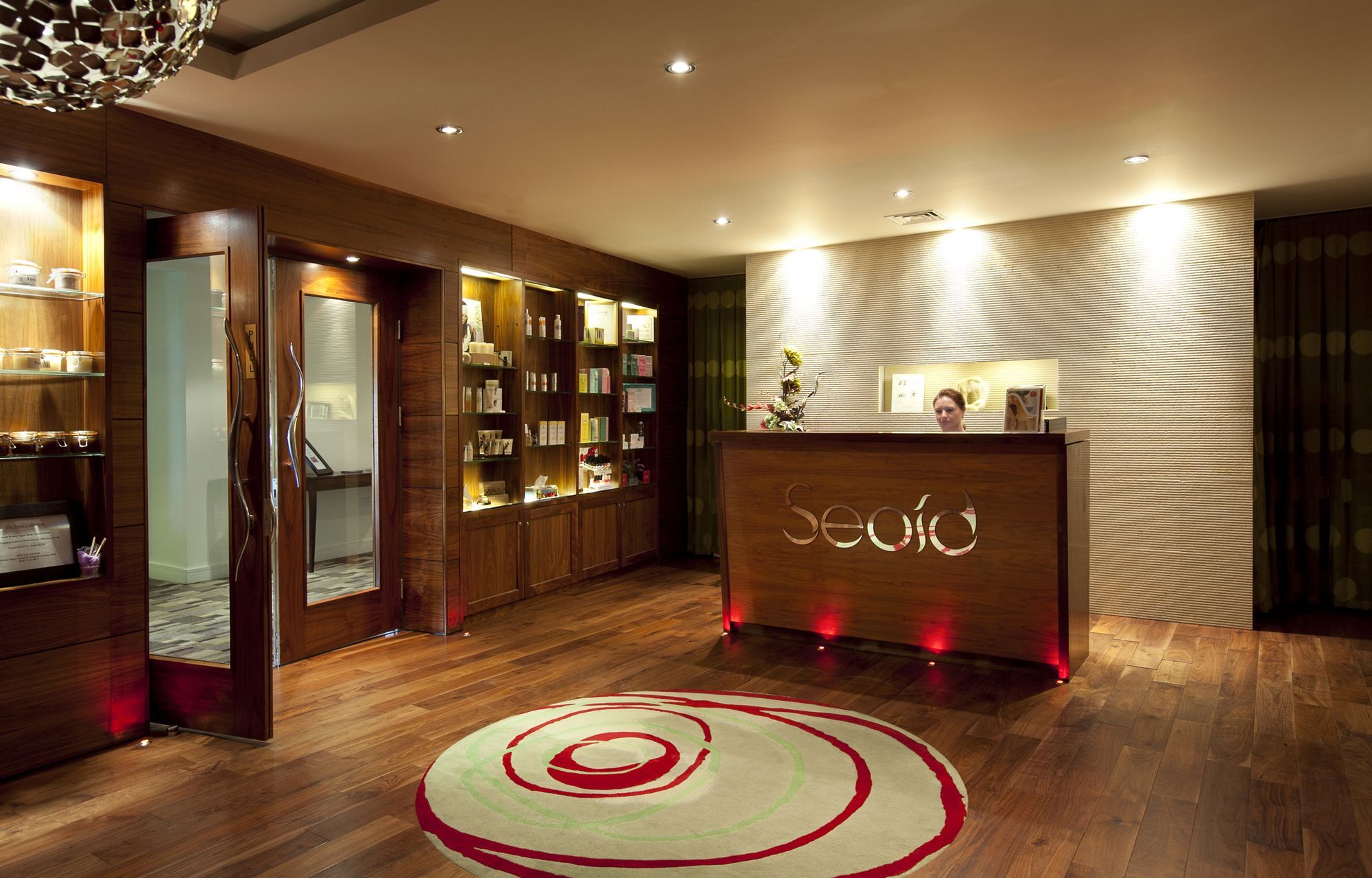 邓博因城堡spa酒店 外观 照片